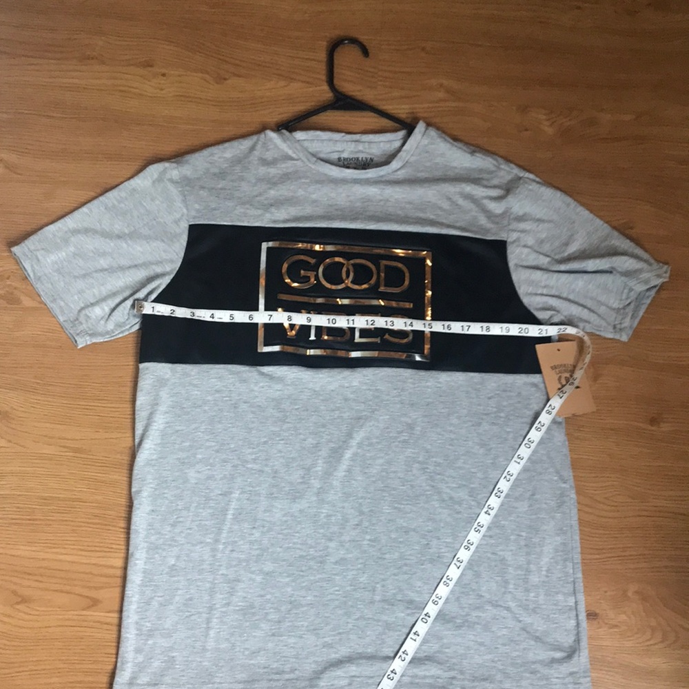 Gray Black & Silver Good Vibes Graphic Tee Size L - Picture 4 of 4
